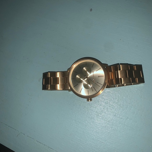 Michael Kors Gold Watch - Picture 3 of 4